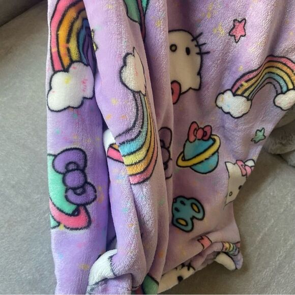 Hello Kitty Blanket - Purple with Planets, Bows and Rainbows - Picture 4 of 9